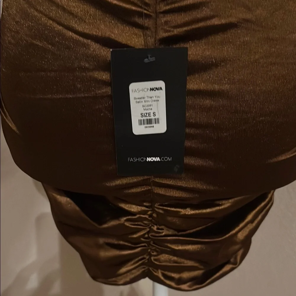 Elegant Brown Satin Dress - Picture 4 of 10